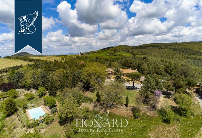 Image No.2-13 Bed Farmhouse for sale