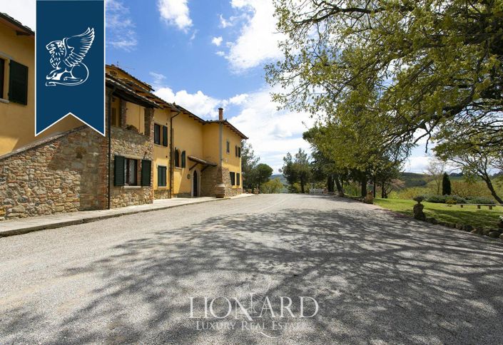 Image No.9-13 Bed Farmhouse for sale