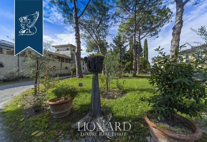 Image No.17-8 Bed Villa for sale