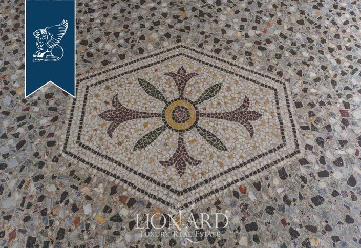 Image No.35-8 Bed Villa for sale