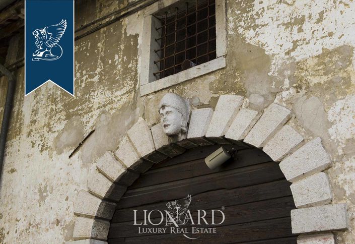 Image No.38-8 Bed Villa for sale