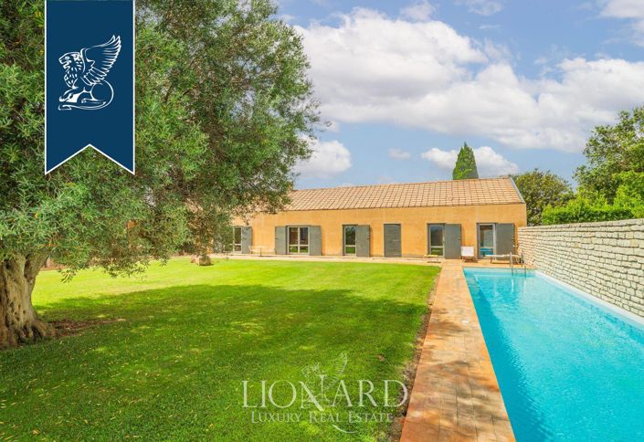 Image No.10-4 Bed Villa for sale