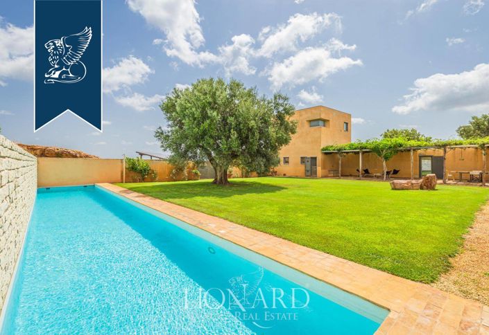 Image No.2-4 Bed Villa for sale