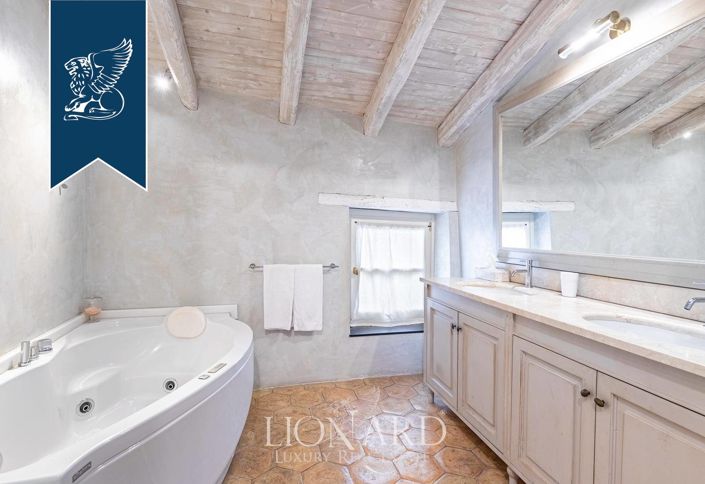 Image No.26-14 Bed Hotel for sale