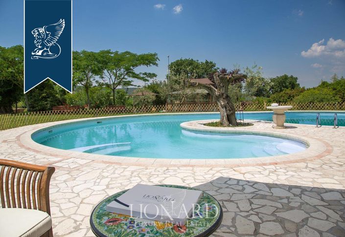 Image No.10-7 Bed Villa for sale