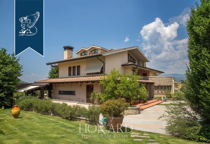 Image No.15-7 Bed Villa for sale