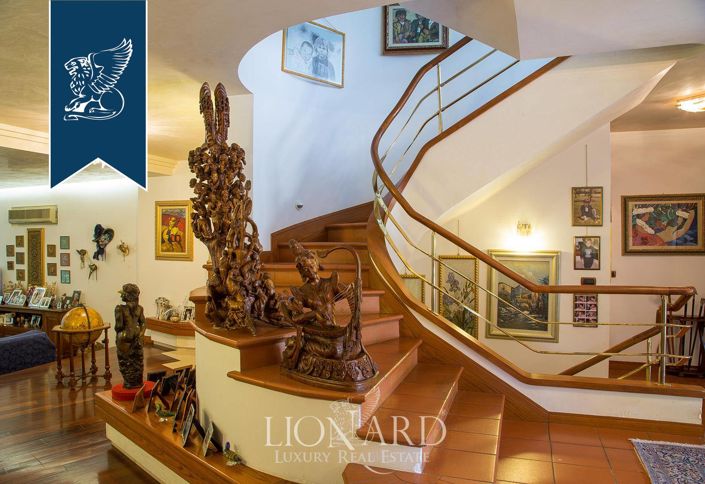 Image No.35-7 Bed Villa for sale