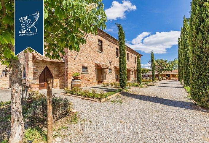 Image No.32-16 Bed Villa for sale