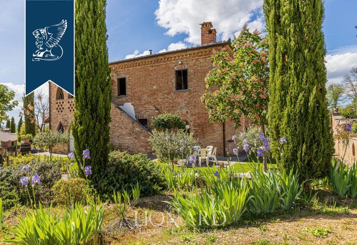 Image No.33-16 Bed Villa for sale