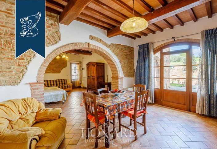 Image No.38-16 Bed Villa for sale