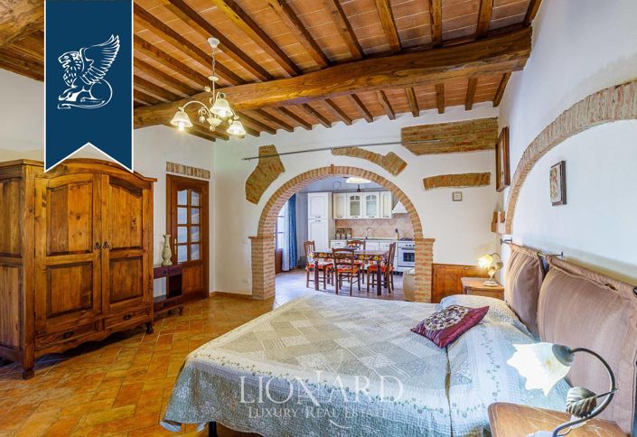 Image No.42-16 Bed Villa for sale