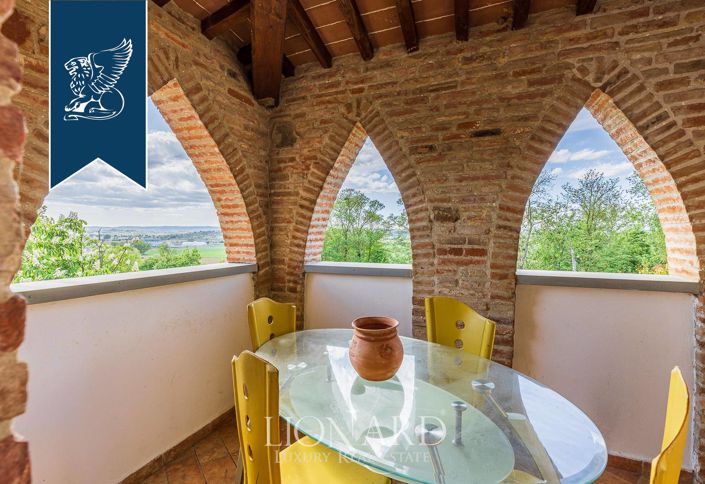 Image No.48-16 Bed Villa for sale