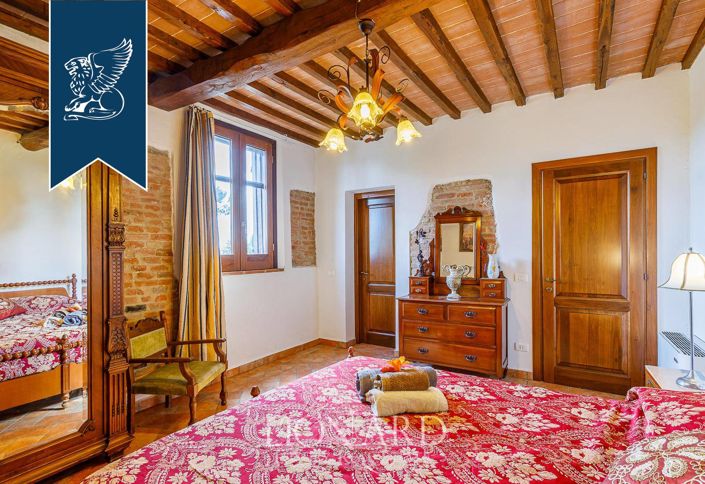 Image No.51-16 Bed Villa for sale