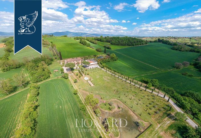 Image No.6-16 Bed Villa for sale