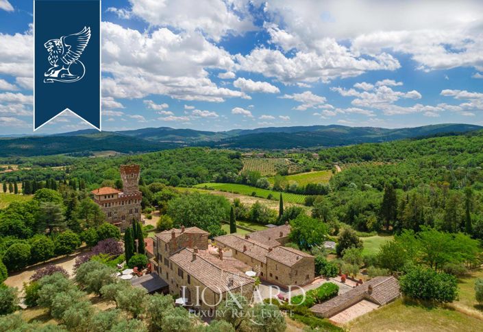 Image No.4-15 Bed Farmhouse for sale