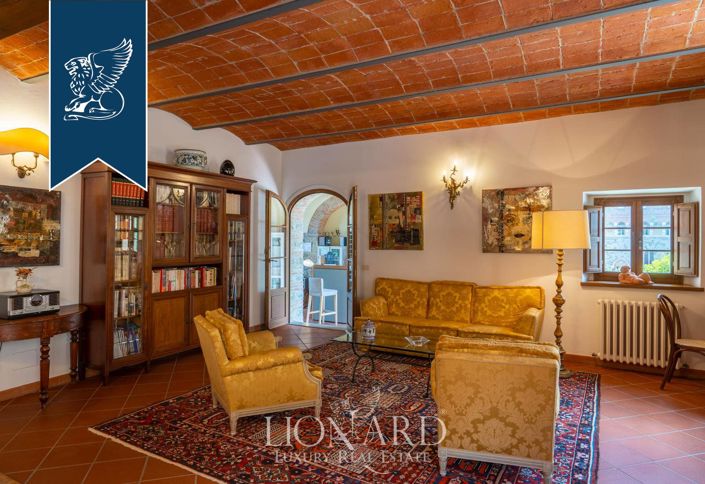 Image No.44-15 Bed Farmhouse for sale