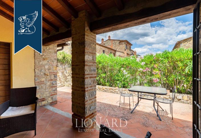 Image No.59-15 Bed Farmhouse for sale