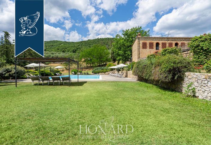 Image No.9-15 Bed Farmhouse for sale