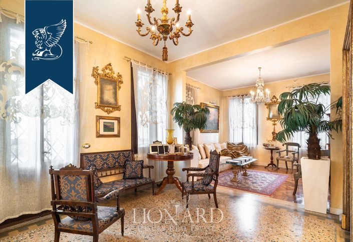 Image No.17-5 Bed Villa for sale