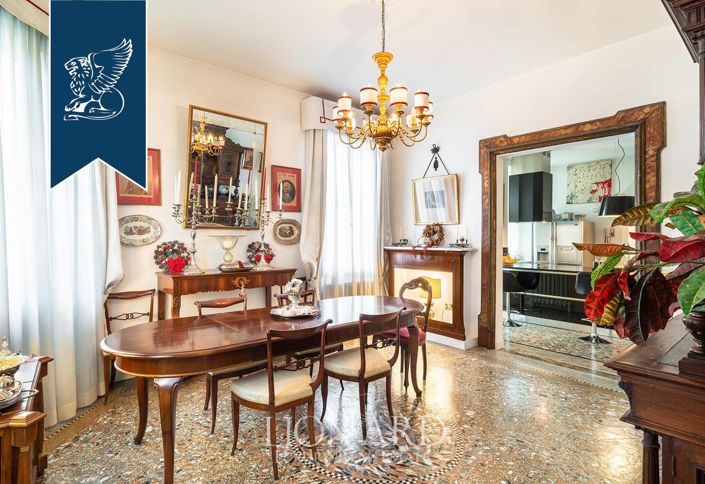 Image No.28-5 Bed Villa for sale