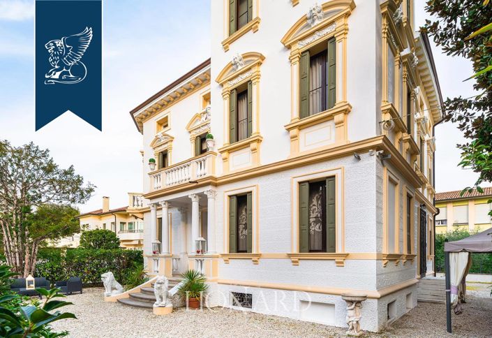 Image No.3-5 Bed Villa for sale