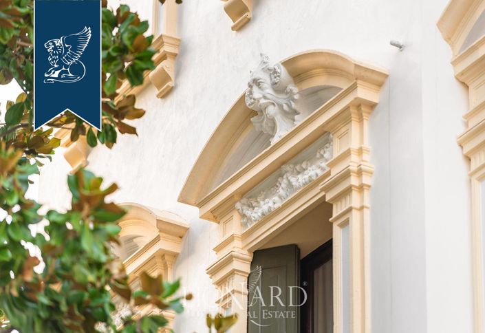 Image No.9-5 Bed Villa for sale