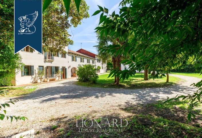 Image No.3-6 Bed Villa for sale