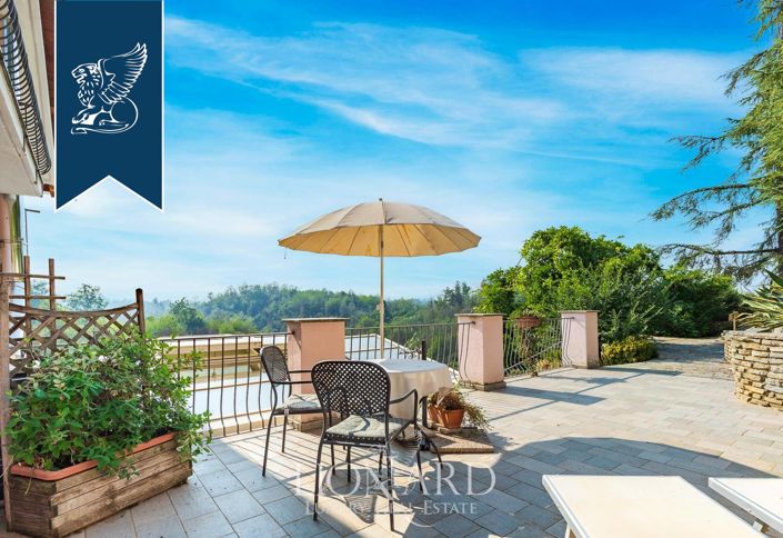 Image No.12-10 Bed Farmhouse for sale