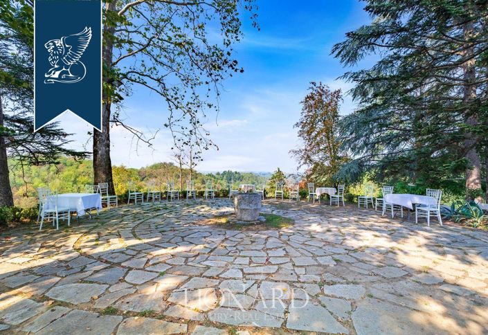 Image No.7-10 Bed Farmhouse for sale