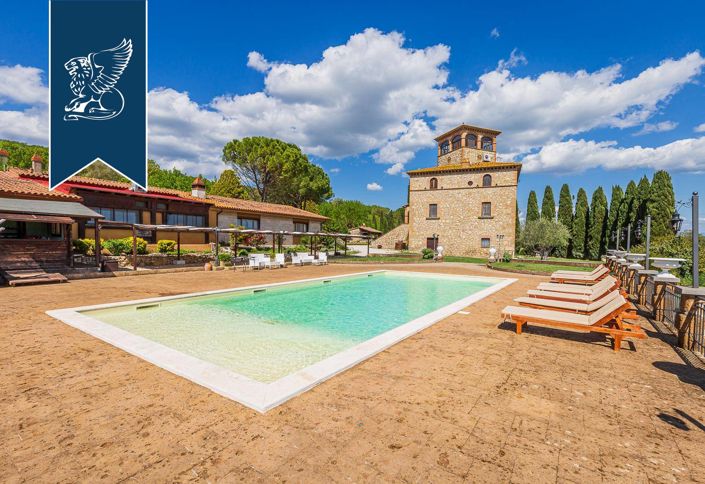 Image No.10-20 Bed Farmhouse for sale