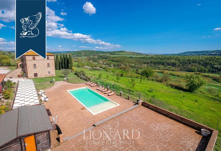 Image No.15-20 Bed Farmhouse for sale