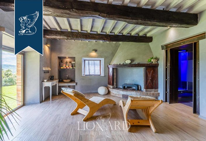 Image No.16-20 Bed Farmhouse for sale