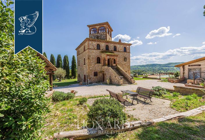 Image No.7-20 Bed Farmhouse for sale