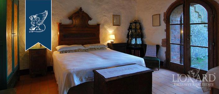 Image No.12-8 Bed Country House for sale