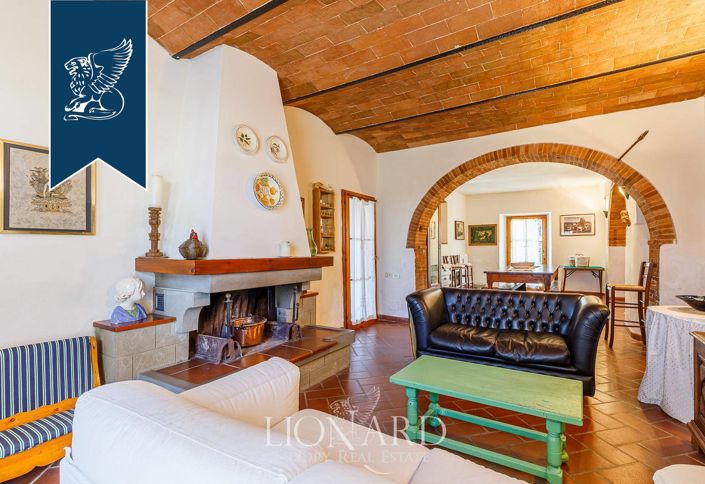 Image No.11-11 Bed Villa for sale