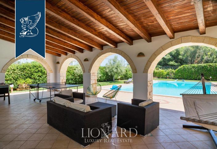 Image No.10-3 Bed Villa for sale