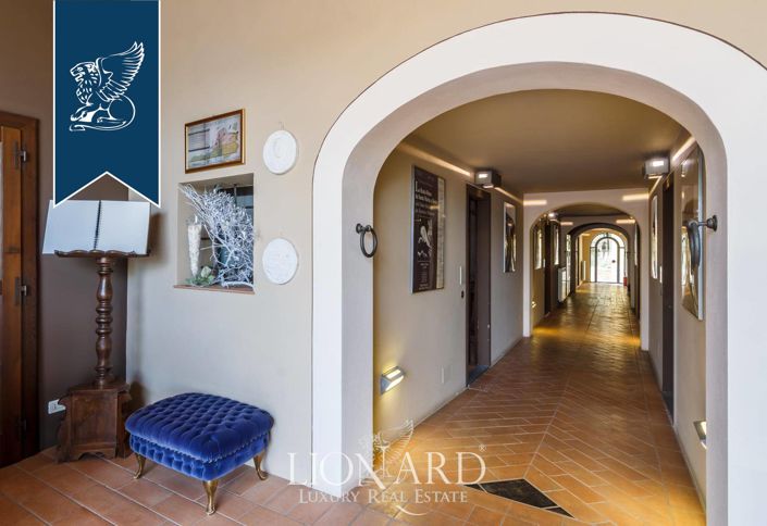 Image No.19-8 Bed Villa for sale