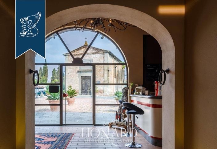 Image No.20-8 Bed Villa for sale