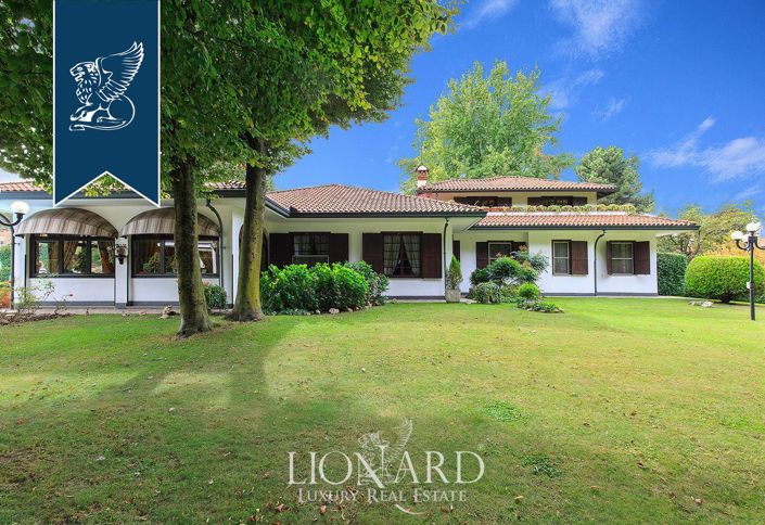 Image No.10-5 Bed Villa for sale