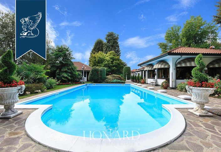 Image No.2-5 Bed Villa for sale