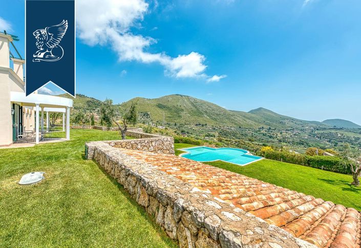 Image No.10-11 Bed Hotel for sale