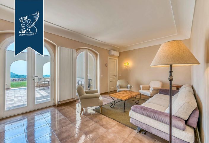 Image No.23-11 Bed Hotel for sale