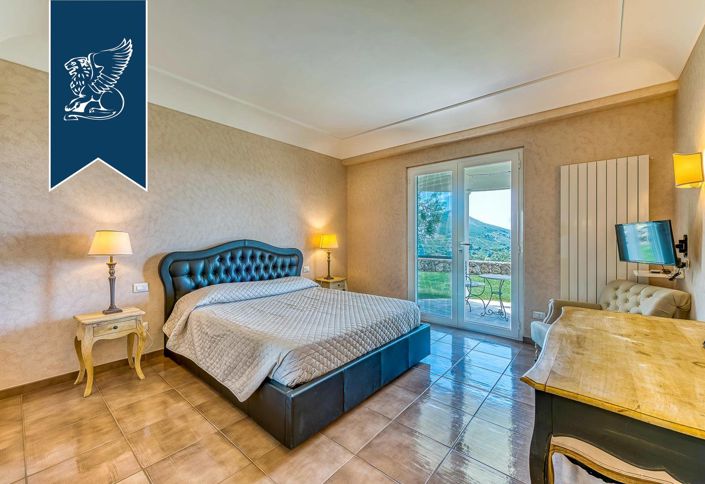 Image No.25-11 Bed Hotel for sale