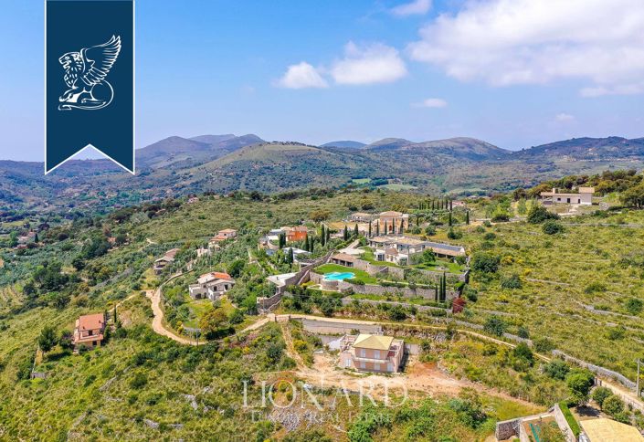 Image No.40-11 Bed Hotel for sale