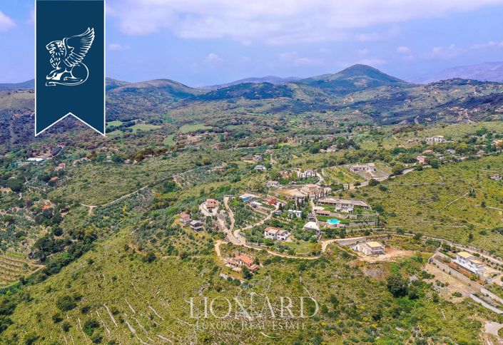 Image No.41-11 Bed Hotel for sale