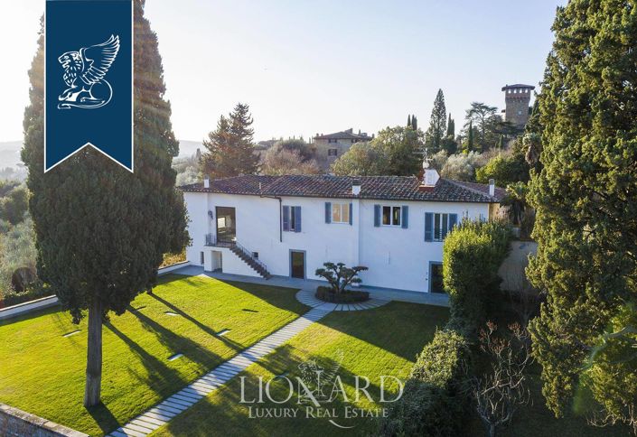 Image No.1-9 Bed Villa for sale