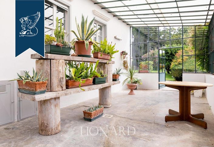 Image No.12-7 Bed Villa for sale