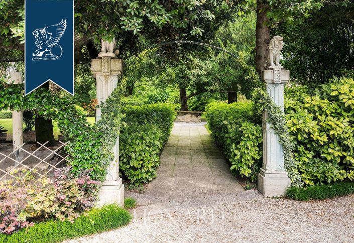 Image No.7-7 Bed Villa for sale