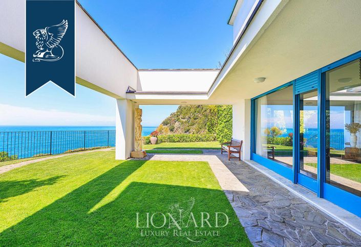 Image No.12-9 Bed Villa for sale