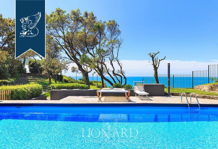 Image No.19-9 Bed Villa for sale